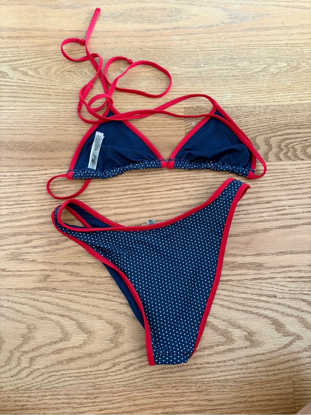 Frankie’s Bikinis set - Picture 3 of 4